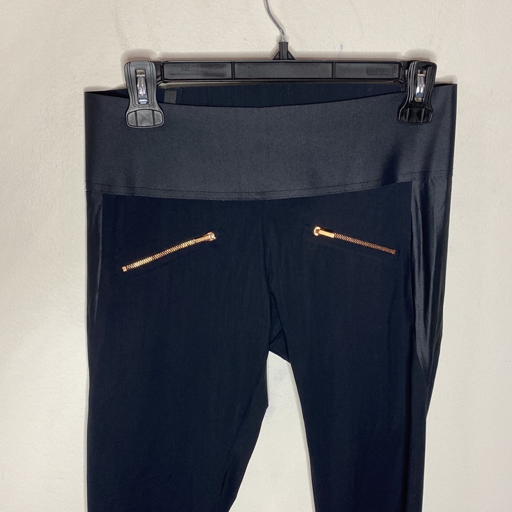 Aday Throw and Roll leggings with zippered pockets in black size S - Picture 4 of 10